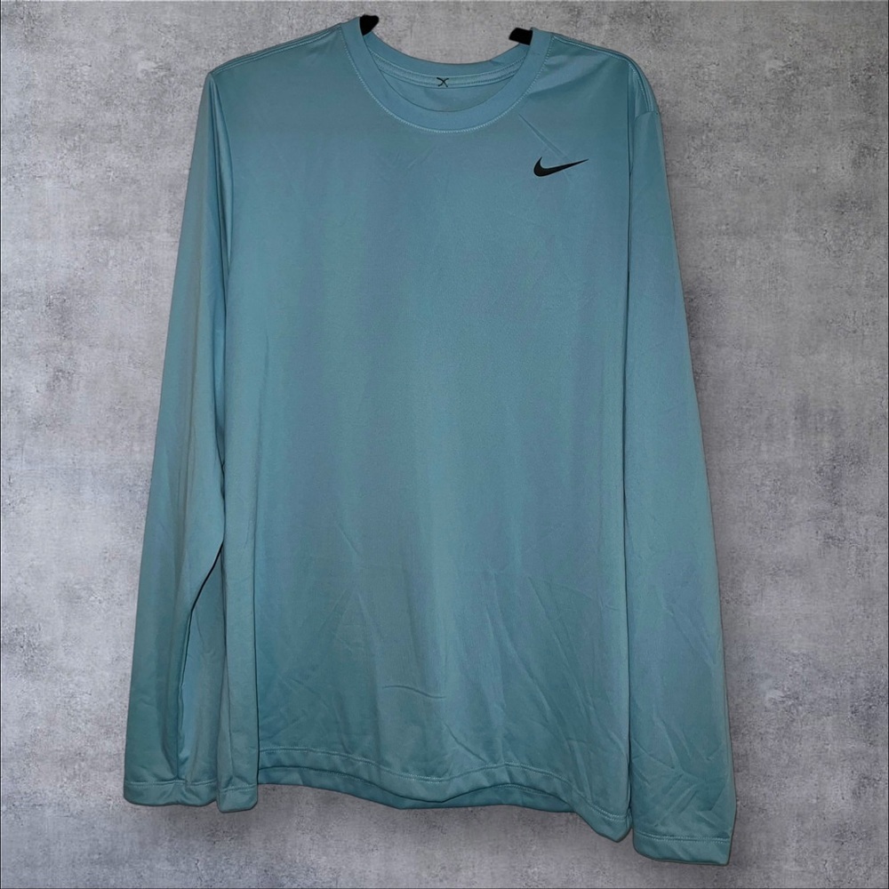 Nike Women's Aqua Long Sleeve Tee‎